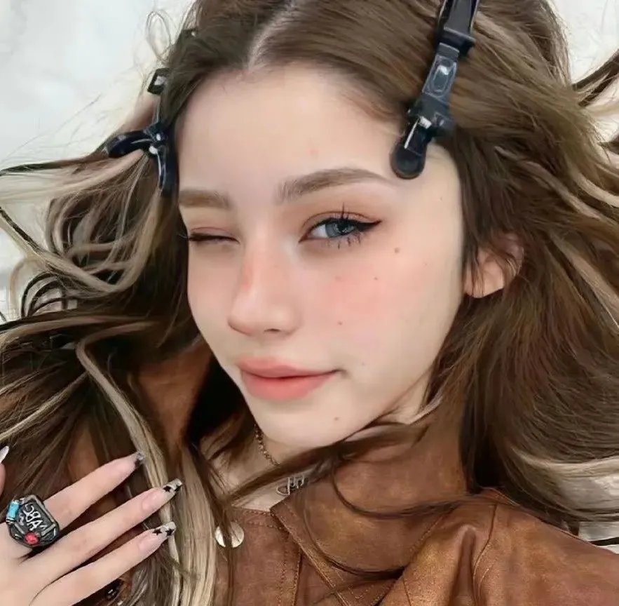 唐少女汐彦